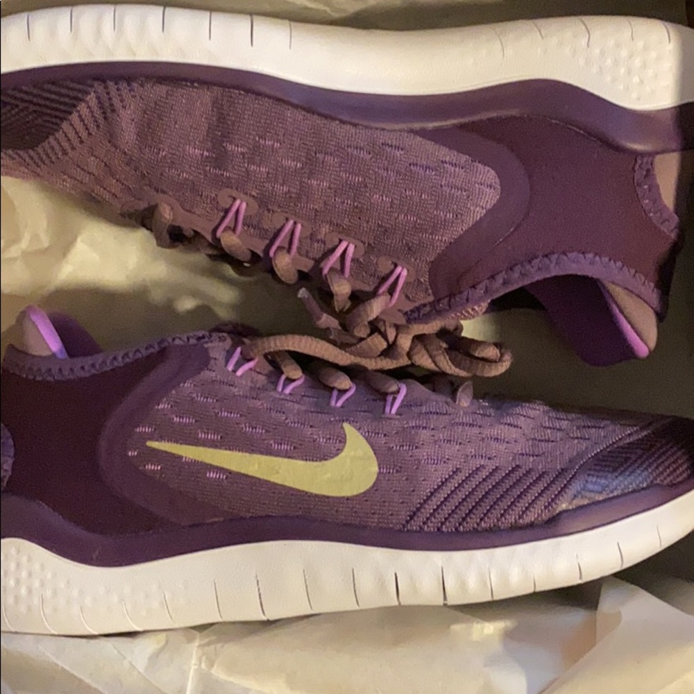 6Y Nike Sneakers